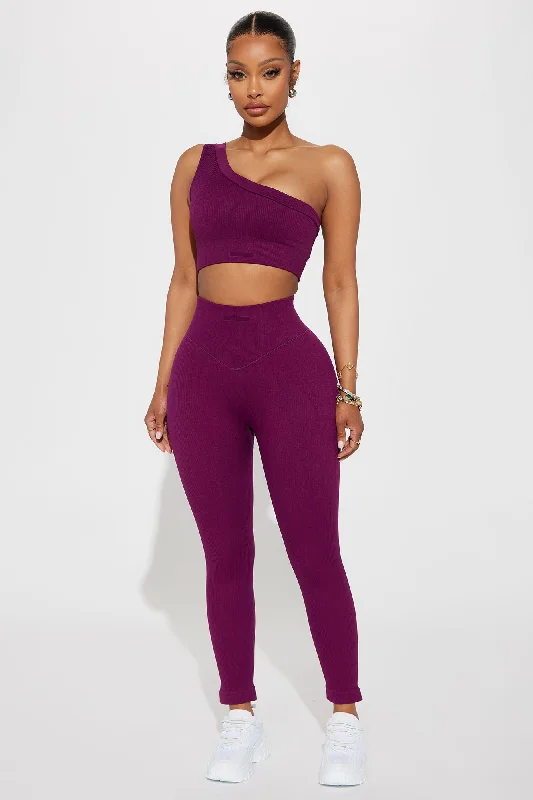 Effortless Juno Capri Ribbed Seamless Legging - Plum