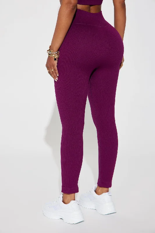 Effortless Juno Capri Ribbed Seamless Legging - Plum