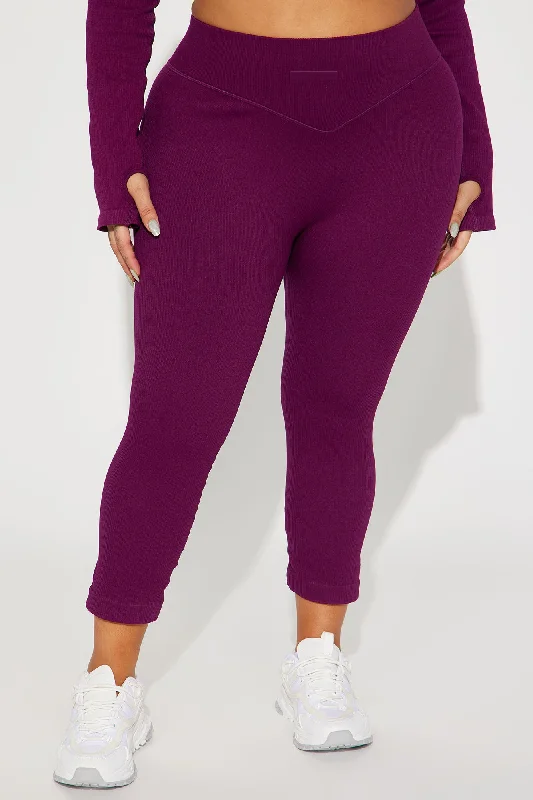 Effortless Juno Capri Ribbed Seamless Legging - Plum