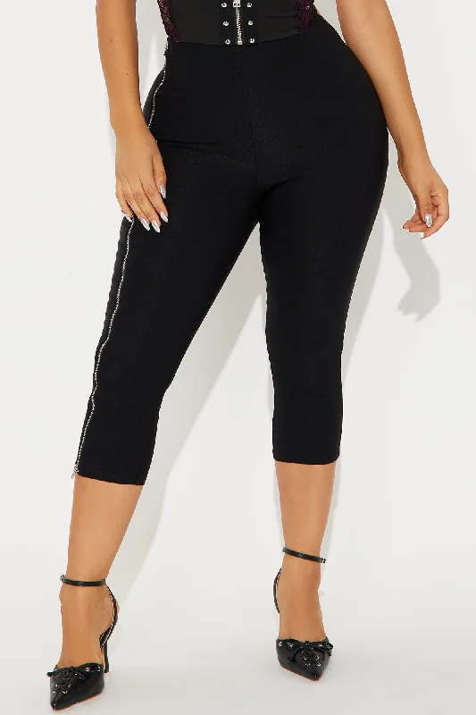 Kamaria Zipper Capri Legging - Black