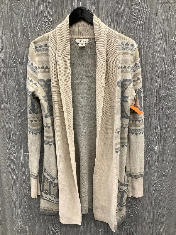 Cardigan By Clothes Mentor  Size: M